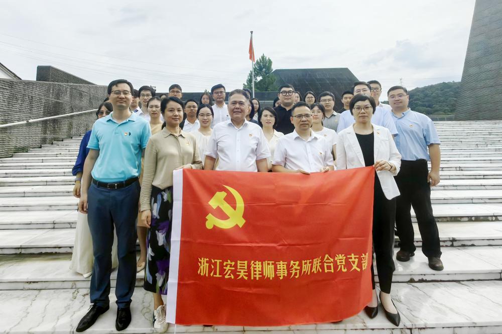 国旗下_副本.jpg