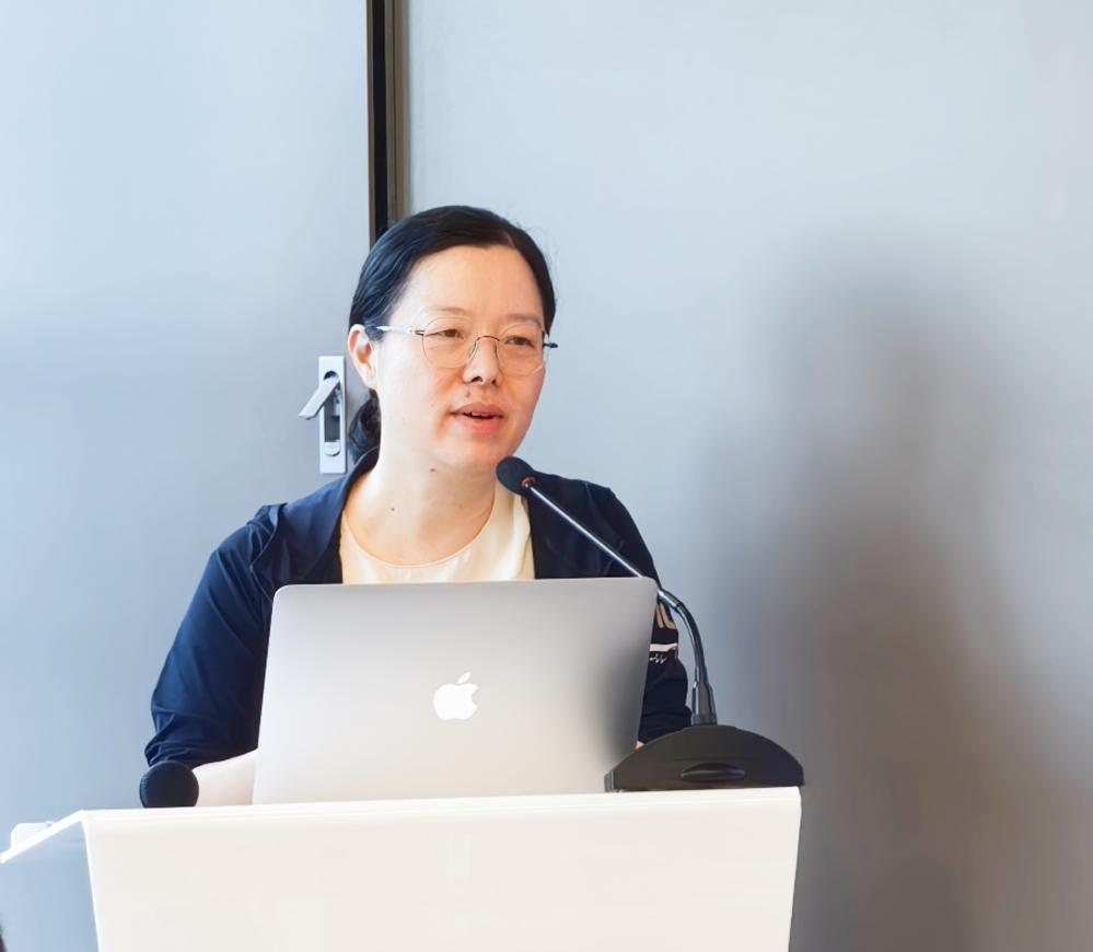 任晓红_副本.jpg 任晓红_副本.jpg