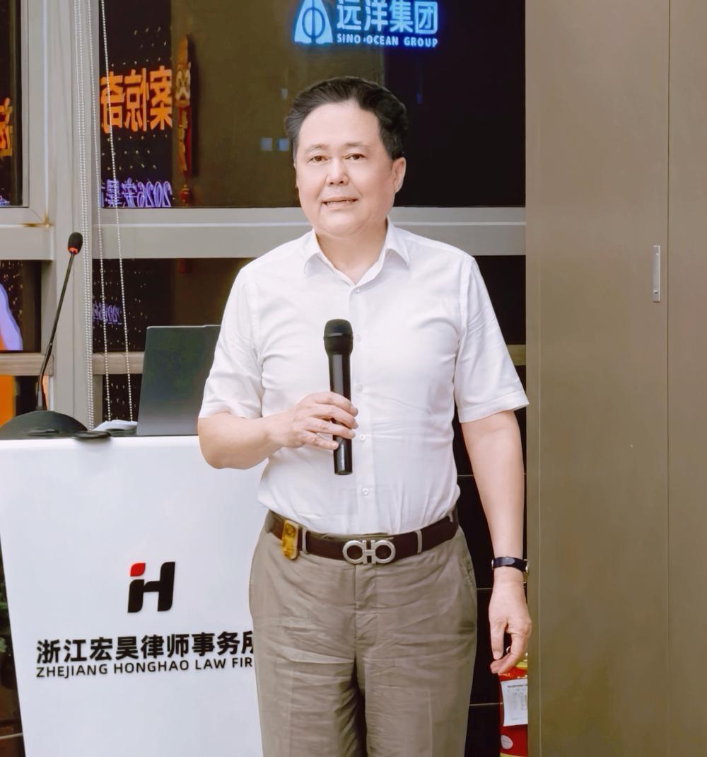 朱虹.jpg