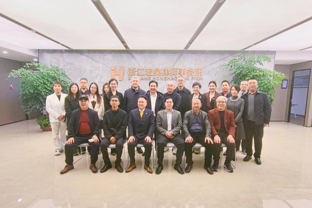 合影.jpg 合影.jpg