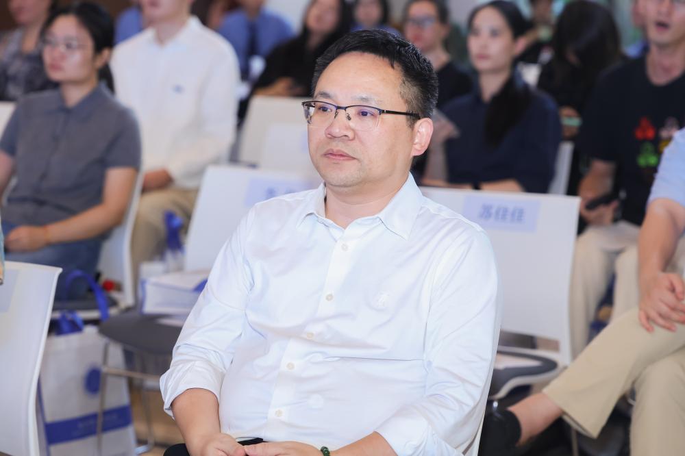 江斌.jpg 江斌.jpg
